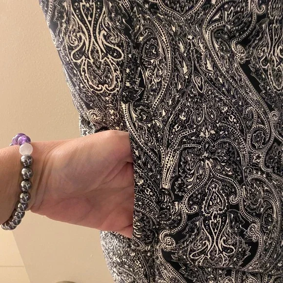 Talbots Black White Paisley Down Fill Puffer Vest Petite Small SP VN4926 - Picture 6 of 12